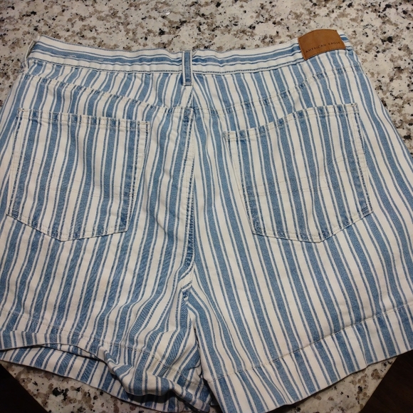 American Eagle Mom Shorts - Picture 3 of 7